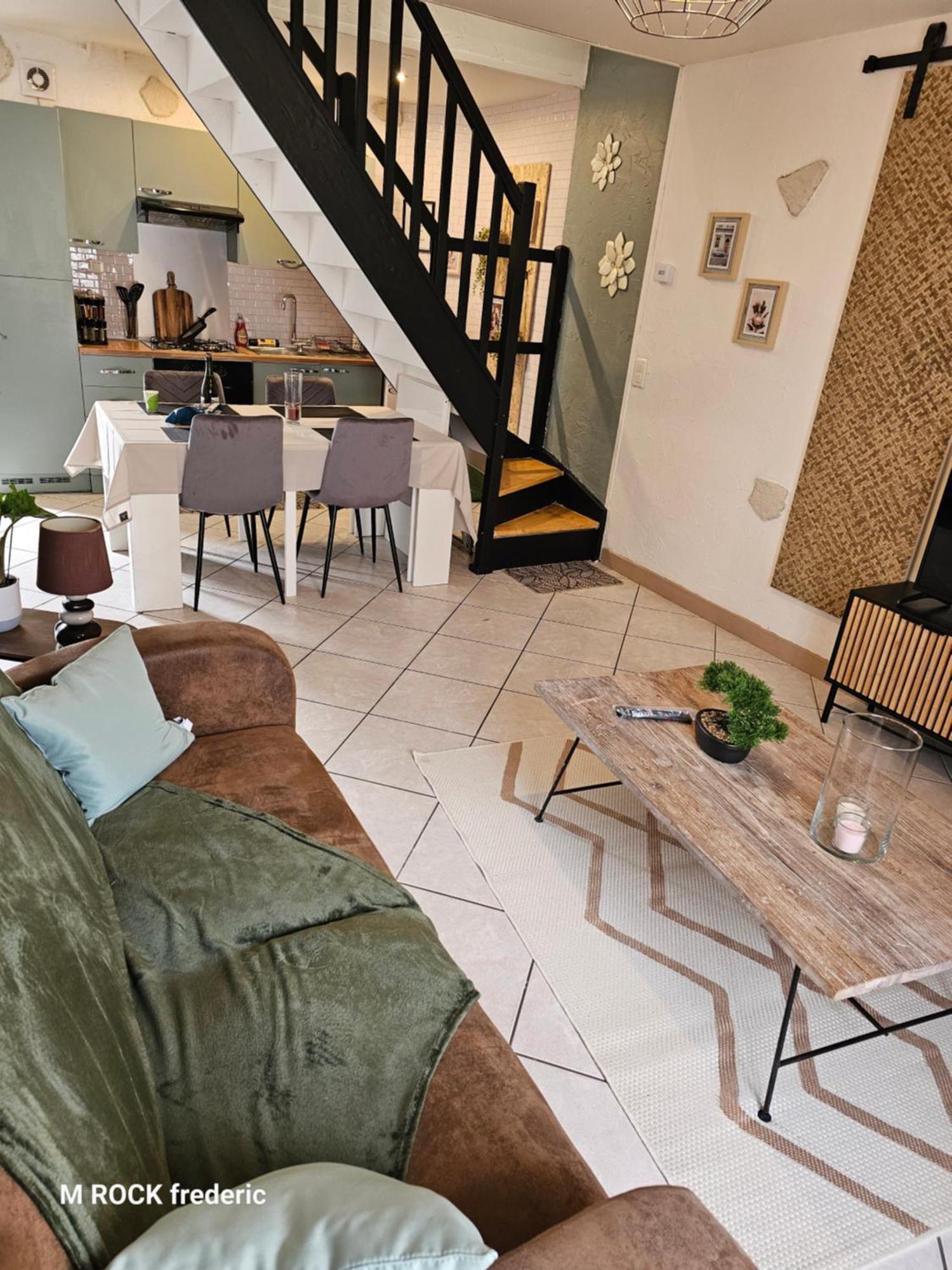 Maison De Ville Avec Jardin Privatif เนอแวร์ ภายนอก รูปภาพ